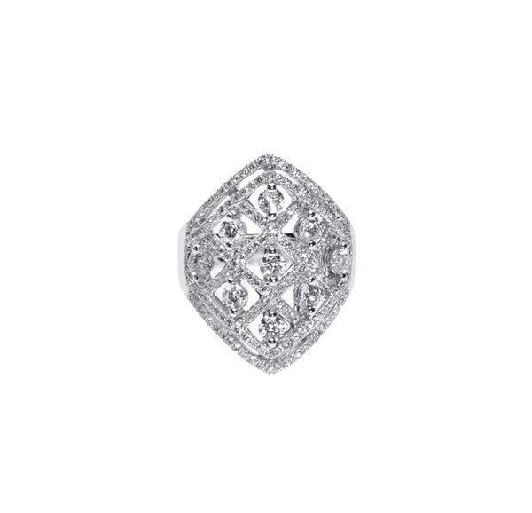 750  White Gold Diamond Ring D3-006
