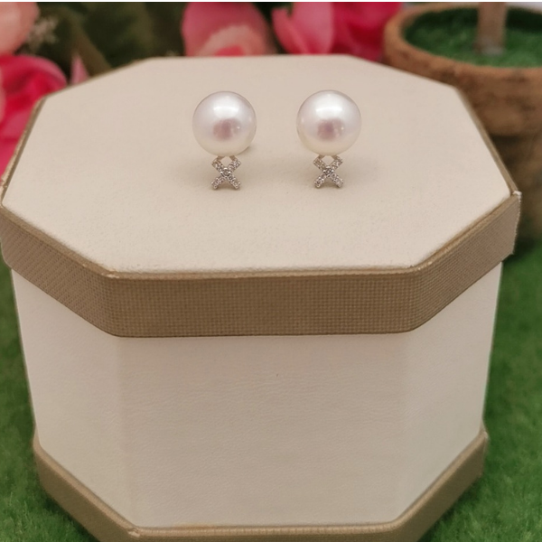 14K White Gold Pearl With Diamond Ear Studs 3ME00215				